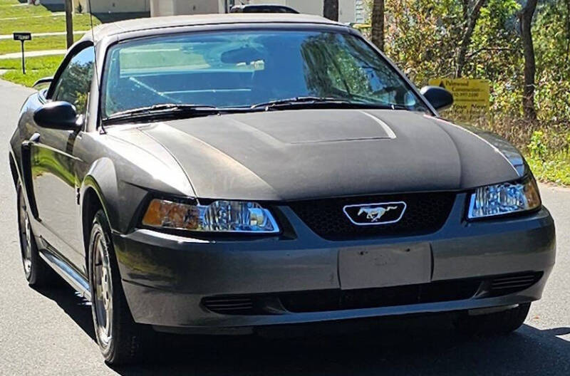 2003 Ford Mustang Deluxe