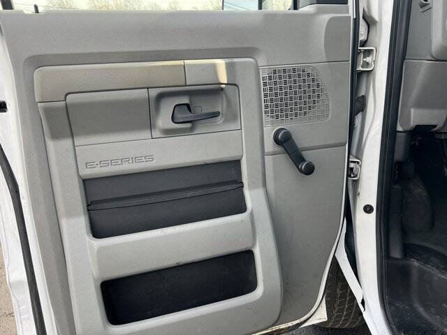 2014 Ford E-Series E-350 SD