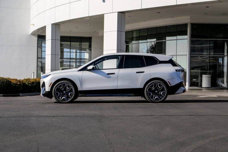 2025 BMW iX xDrive50