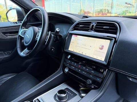 2018 Jaguar F-PACE S
