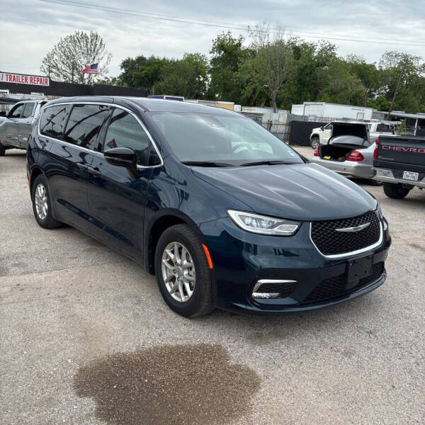 2025 Chrysler Pacifica Select
