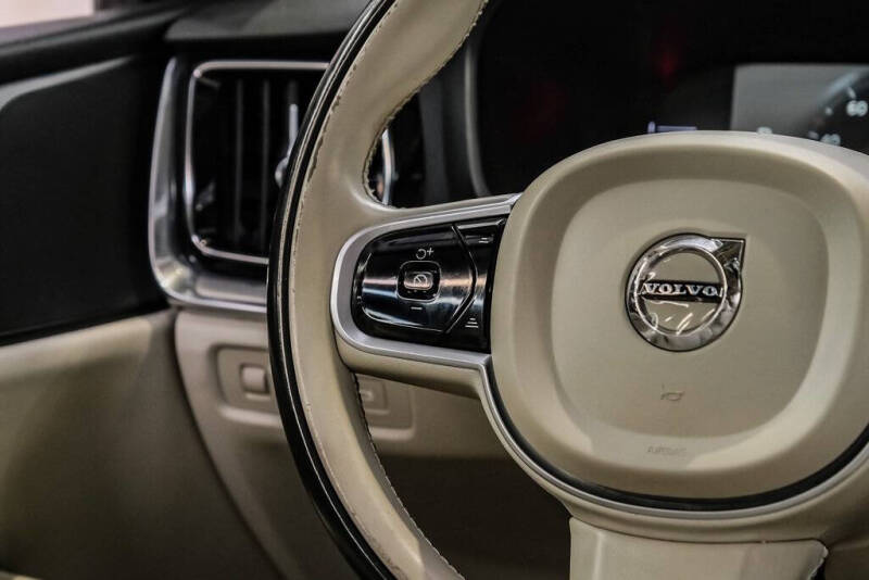 2019 Volvo S60 T5 Momentum