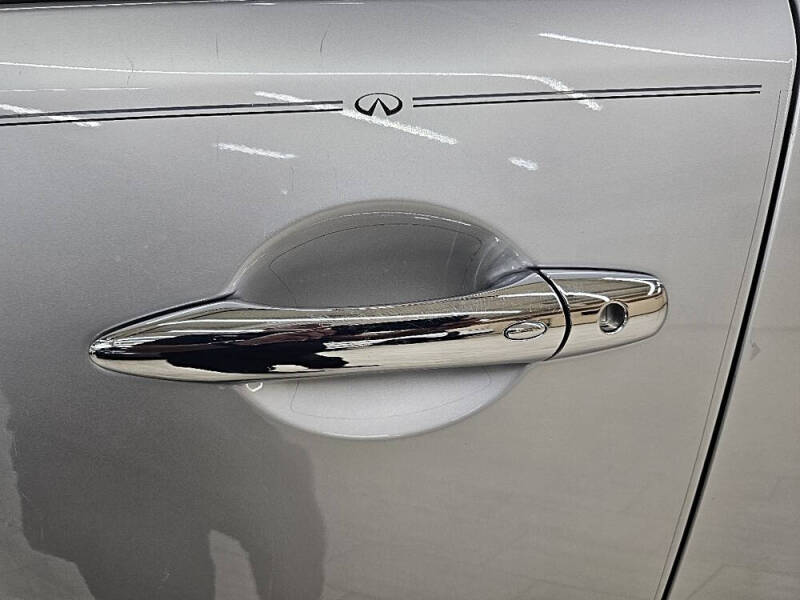 2021 Infiniti QX80 Luxe