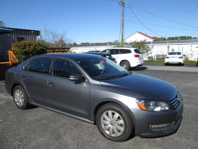 2013 Volkswagen Passat S photo 3