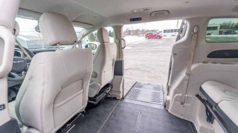 2017 Chrysler Pacifica Touring