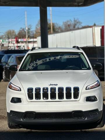 2015 Jeep Cherokee for sale at SUMMIT AUTO SITE LLC in Akron OH