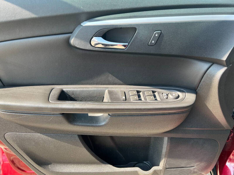 2011 Chevrolet Traverse LT