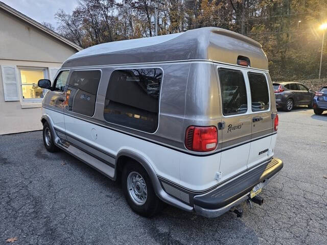 1999 Dodge Ram Van photo 4