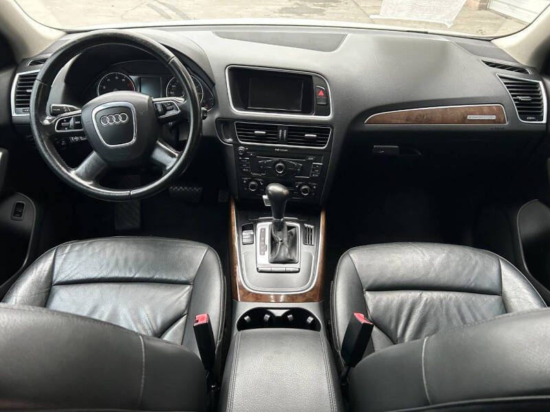 2011 Audi Q5 2.0T quattro Premium