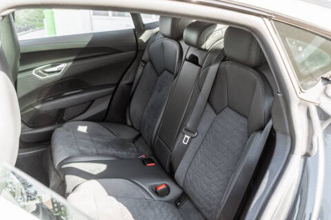 2022 Audi e-tron GT quattro Premium Plus