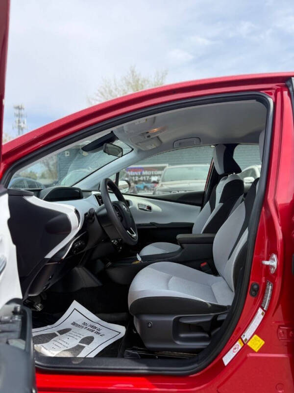 2019 Toyota Prius LE AWD-e