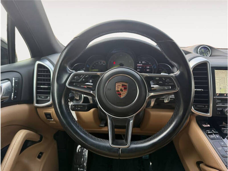 2016 Porsche Cayenne S E-Hybrid