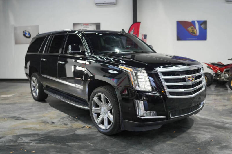 2018 Cadillac Escalade ESV Luxury