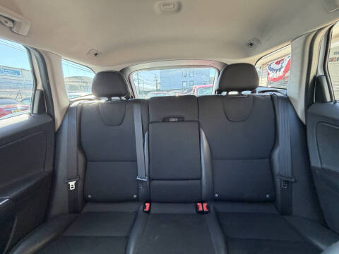 2016 Volvo XC60 T5 Drive-E