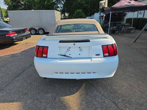 2000 Ford Mustang