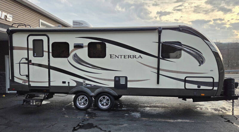 2015 Cruiser RV Enterra