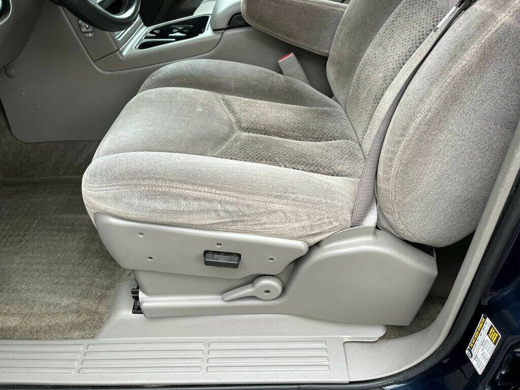 2005 Chevrolet Suburban 20