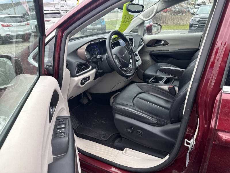 2017 Chrysler Pacifica Touring-L