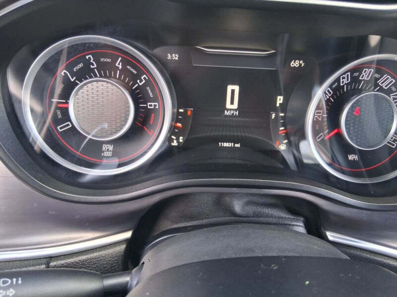 2015 Dodge Challenger SXT