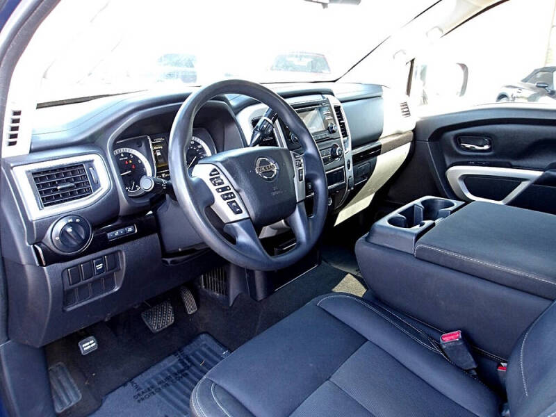 2018 Nissan Titan SV