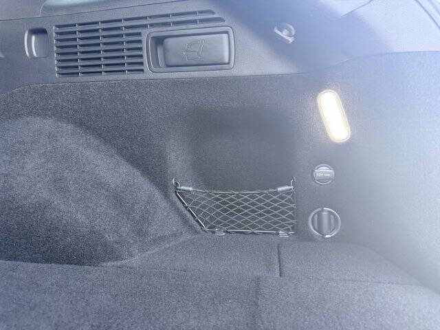 2022 Genesis GV70 2.5T Standard