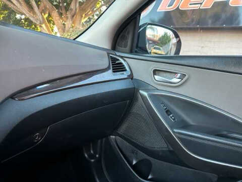 2017 Hyundai Santa Fe SE