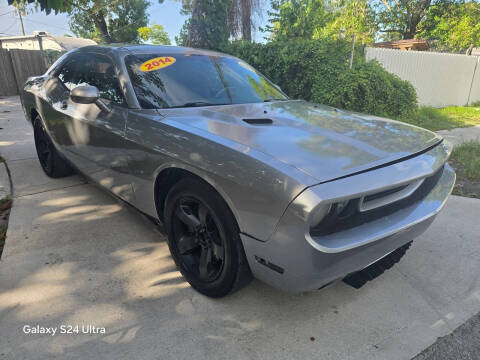 2014 Dodge Challenger SXT