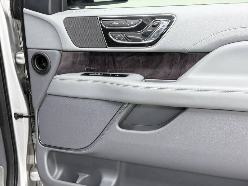 2019 Lincoln Navigator L Select