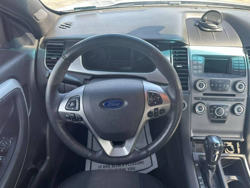 2018 Ford Taurus SEL