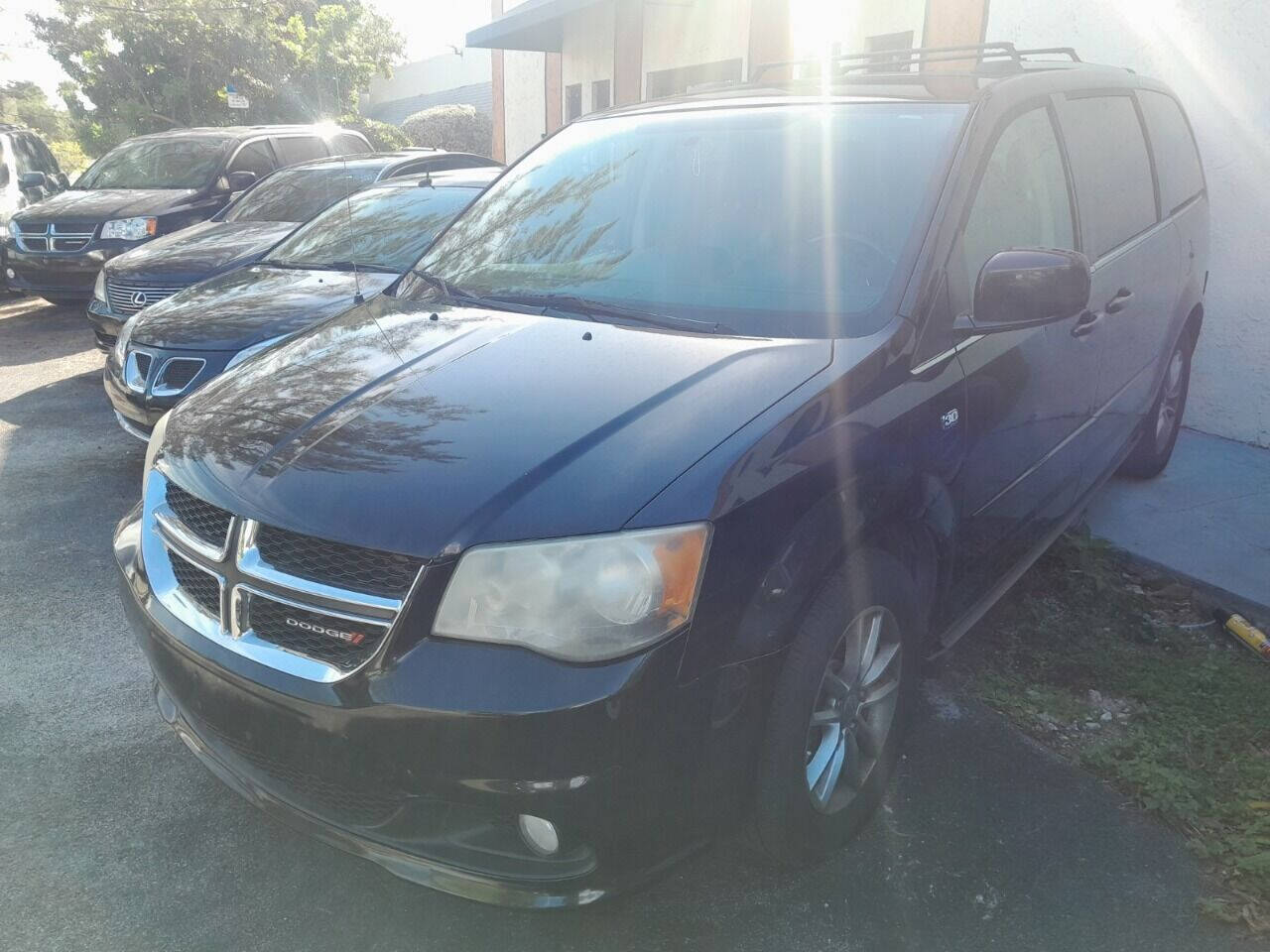 2014 Dodge Grand Caravan Minivan - $4,950