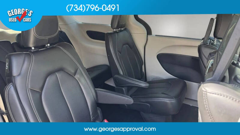 2023 Chrysler Pacifica Touring L