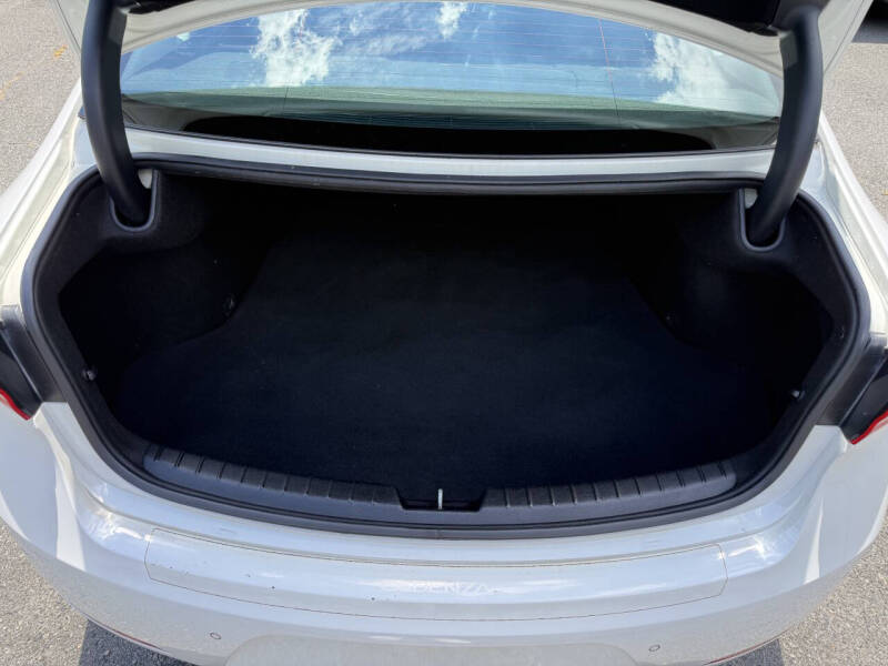 2017 Kia Cadenza Technology