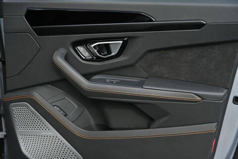 2023 Lamborghini Urus S