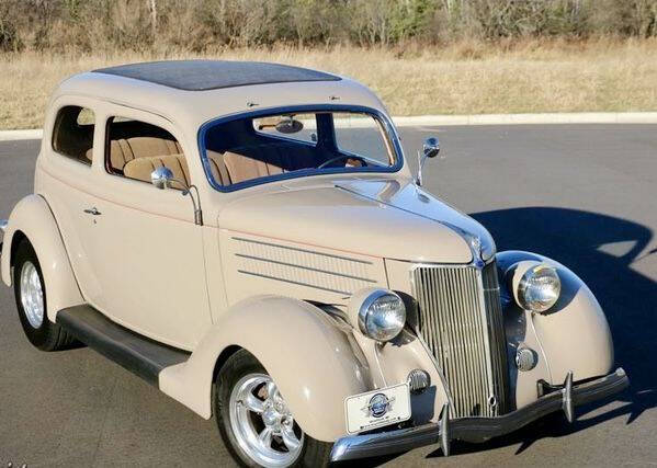 1936 Ford Custom 92