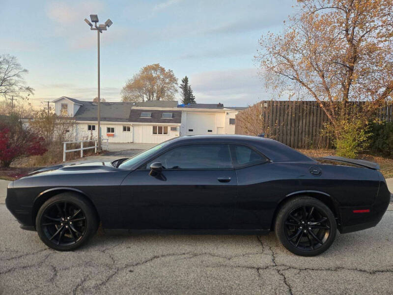 2016 Dodge Challenger SXT Plus