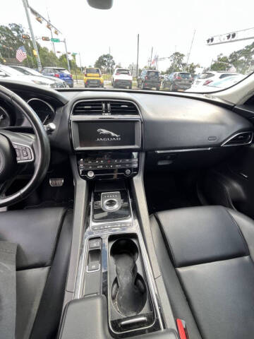 2019 Jaguar F-PACE 25t Premium