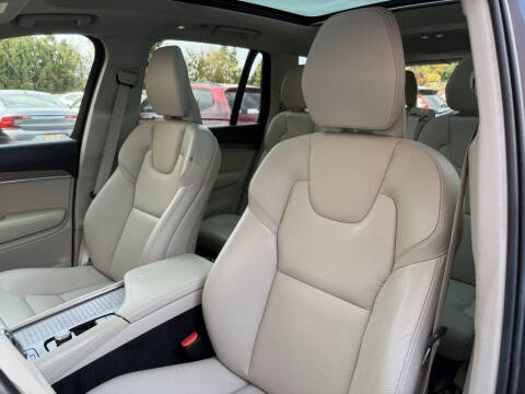 2023 Volvo XC90 B5 Plus Bright Theme