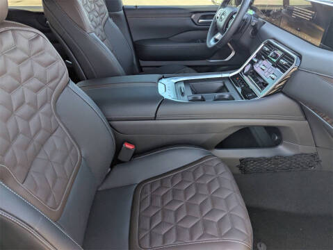 2025 Nissan Armada Platinum