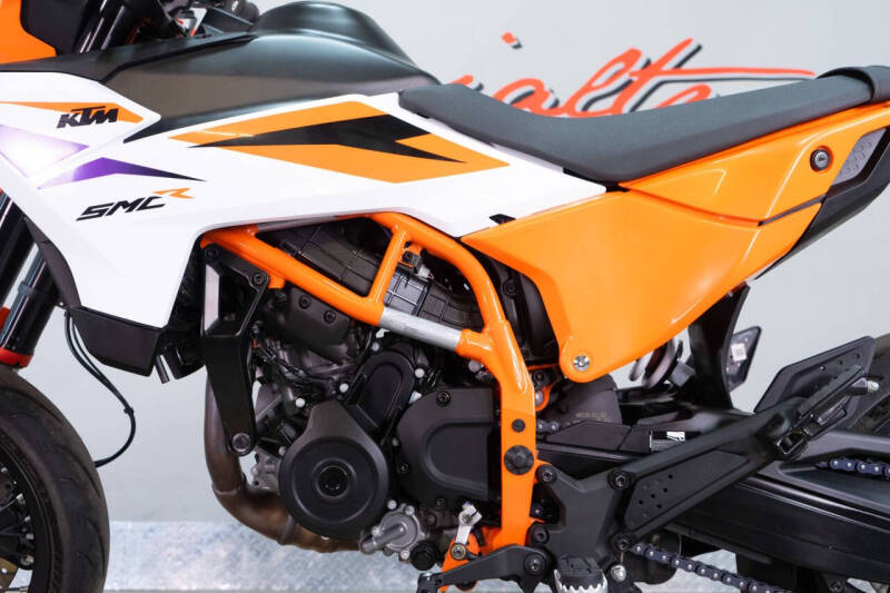 2026 KTM 690 SMC R