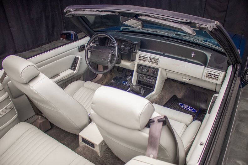 1990 Ford Mustang