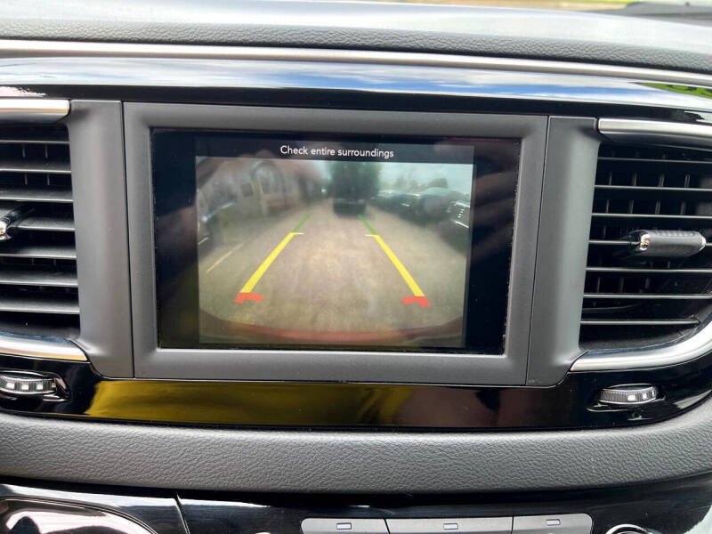 2020 Chrysler Pacifica Touring L