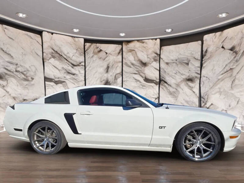 2005 Ford Mustang GT Premium