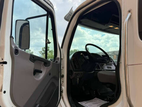 2016 Freightliner M2 106