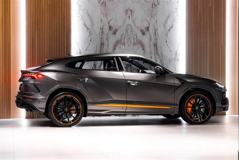 2022 Lamborghini Urus