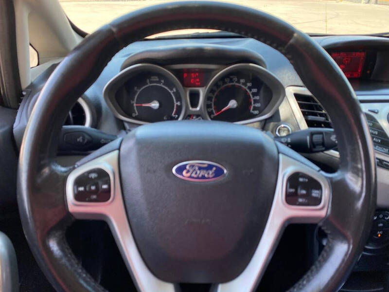 2011 Ford Fiesta SES
