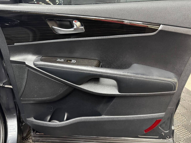 2020 Kia Sorento LX V6