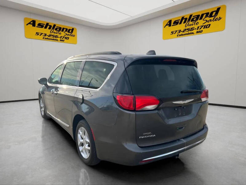 2017 Chrysler Pacifica Touring Plus