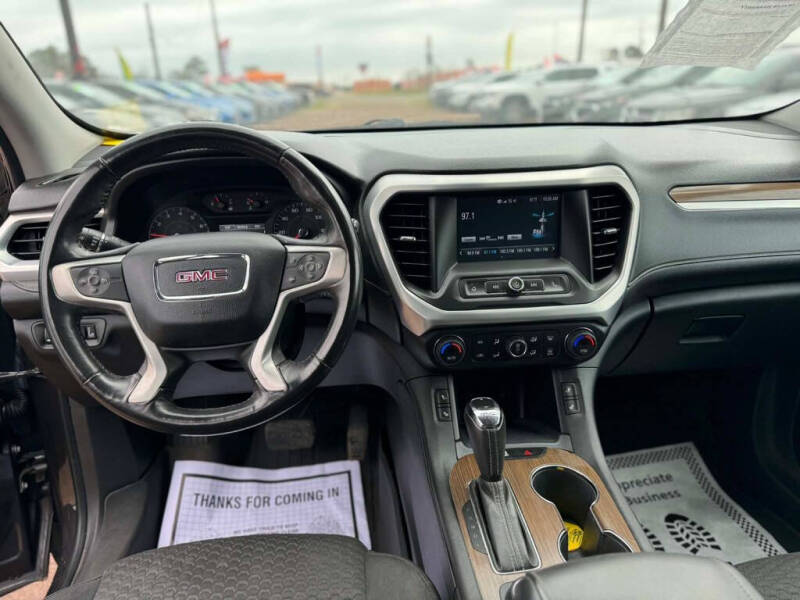 2017 GMC Acadia SLE-2