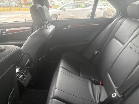 2011 Mercedes-Benz C-Class C 300 Luxury 4MATIC