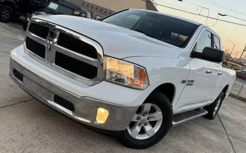 2016 RAM 1500 SLT
